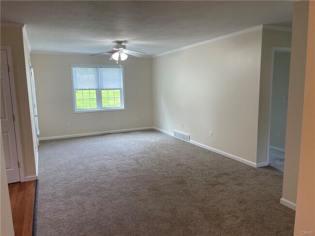 Building Photo - 45 Shady Ln