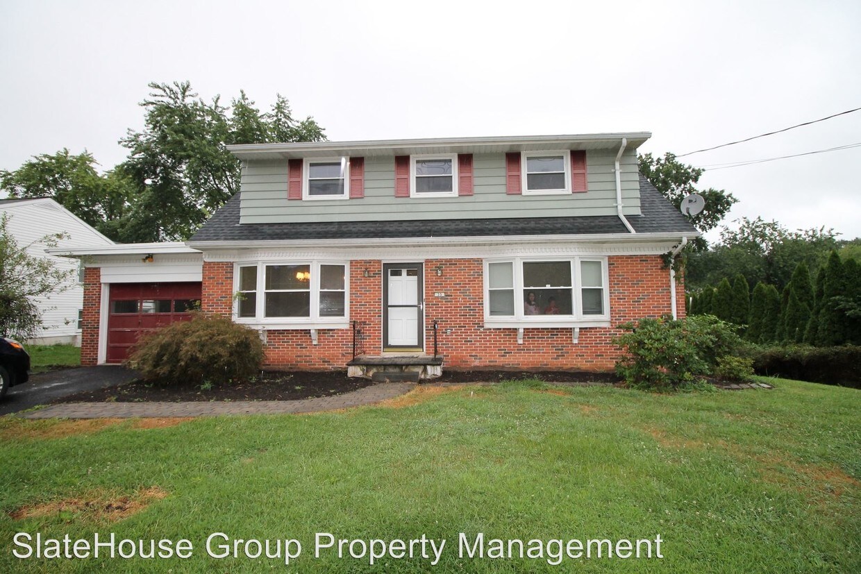 Primary Photo - 35 Meadow Ln