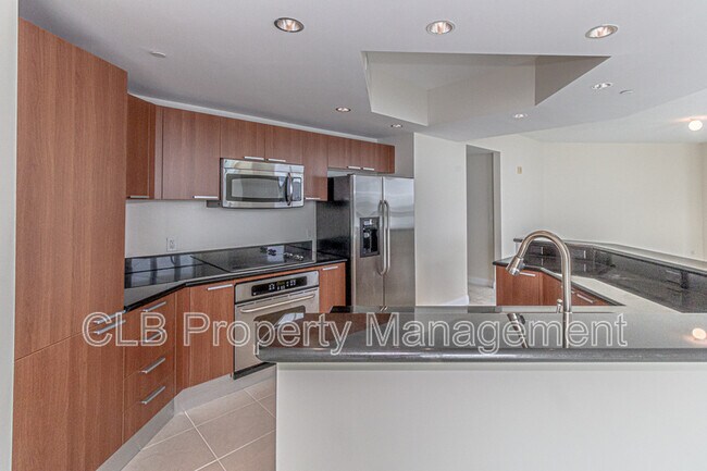 Foto del edificio - 231 Riverside Dr