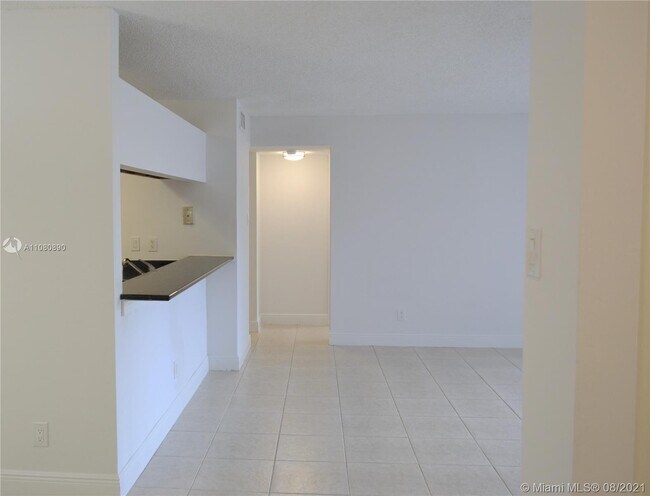 Building Photo - 10520 SW 158th Ct