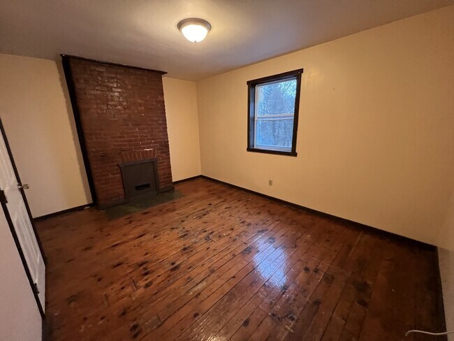 Building Photo - 601 - 603 S Ray Street