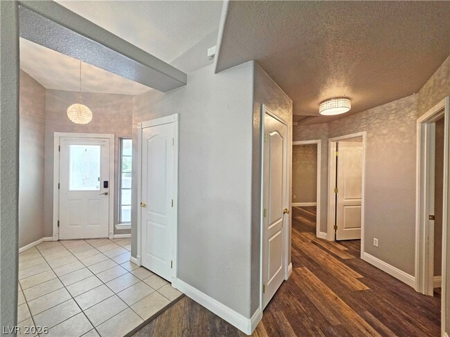 Foto del edificio - 3630 E Vineyard Dr