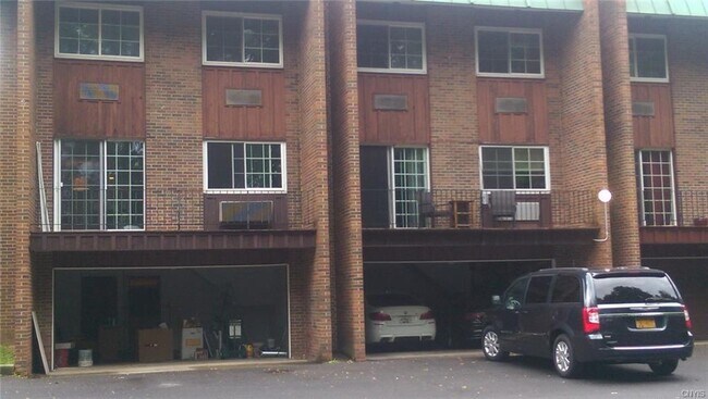 Foto del edificio - 1219 James St
