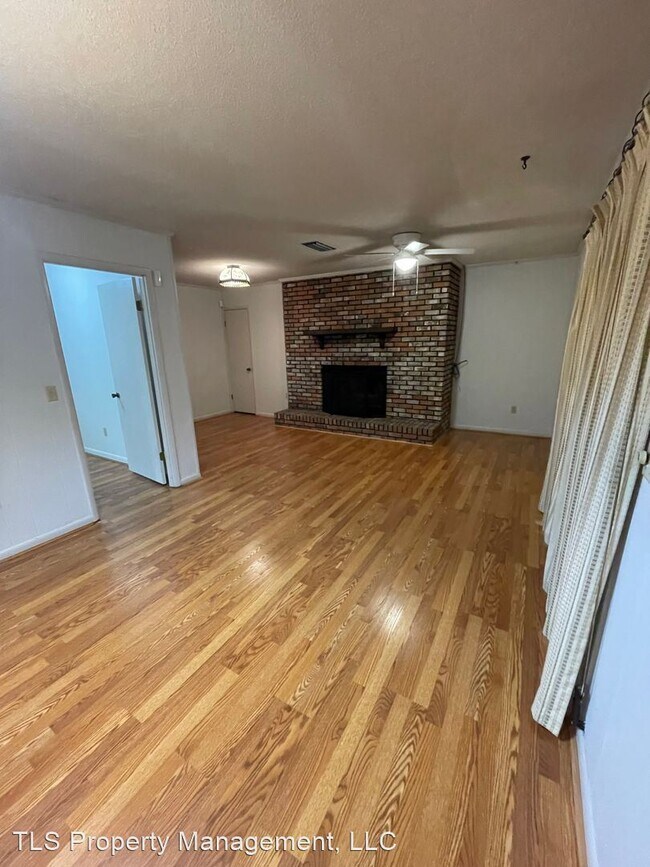 Foto del edificio - 3 br, 2 bath House - 402 Colonial Drive