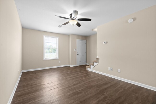 Building Photo - 624 Appleton Dr