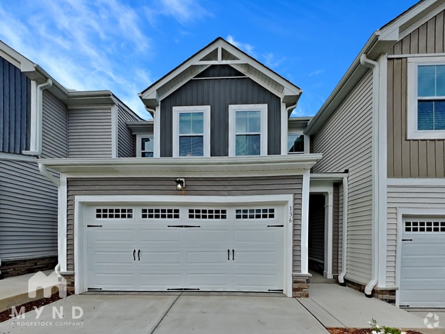 Building Photo - 136 Royal Star Wy