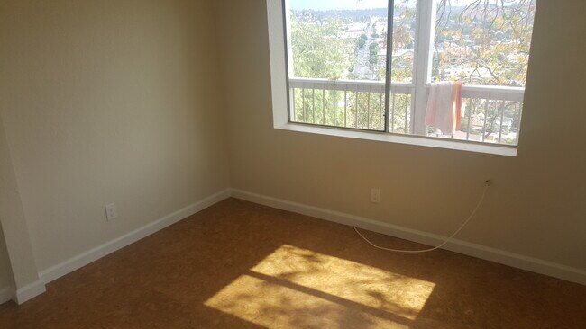 Front bedroom - 474 Crane Blvd