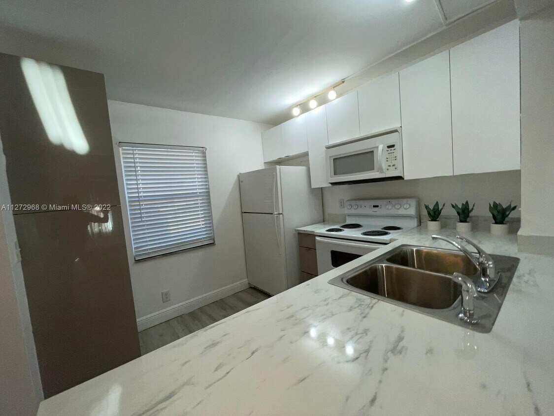 8770 Royal Palm Blvd Unit 1072, Coral Springs, FL 33065 Condo for