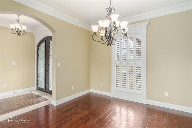 Building Photo - 867 Chartres Dr