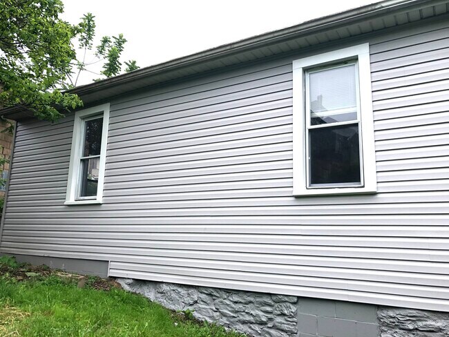 Side - 108 Burnside Ave