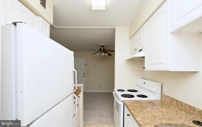 Foto del edificio - 5911 Prince James Dr