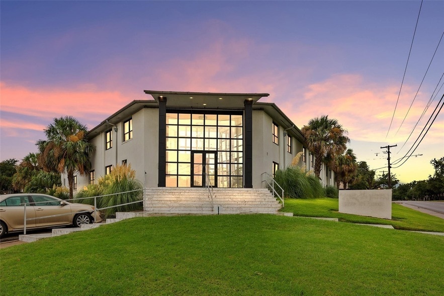 Photo - 7770 Meadow Road Unit 211