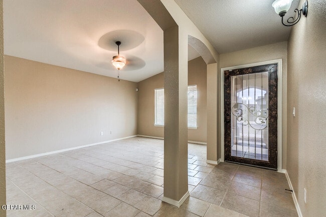 Foto del edificio - 14388 N Cave Dr