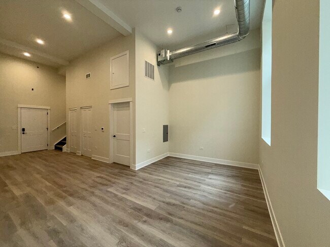 Foto del edificio - 1453 Maple Ave