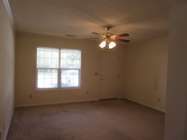 Foto del edificio - 2024 Essex Dr