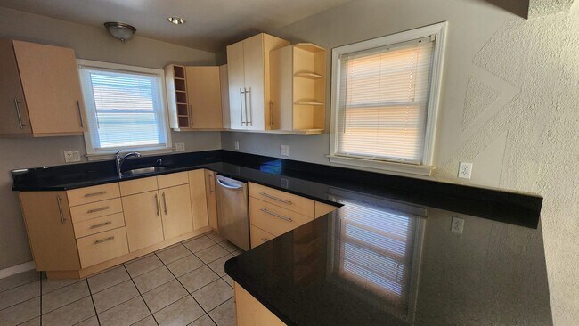 Foto del edificio - 9073 Gillman St