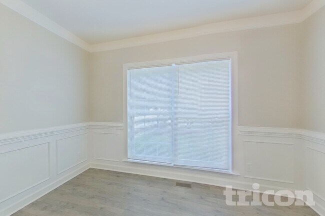 Foto del edificio - 201 Clearmeadow Dr