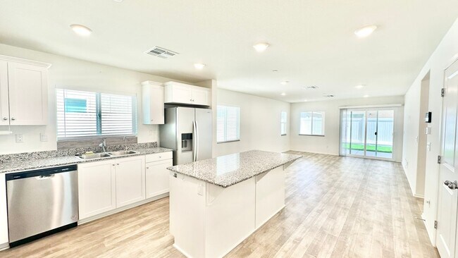 Building Photo - Beautiful Brand New Construction Single St...