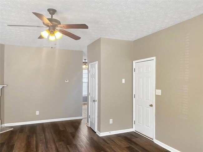 Building Photo - 3033 Kentmere Dr