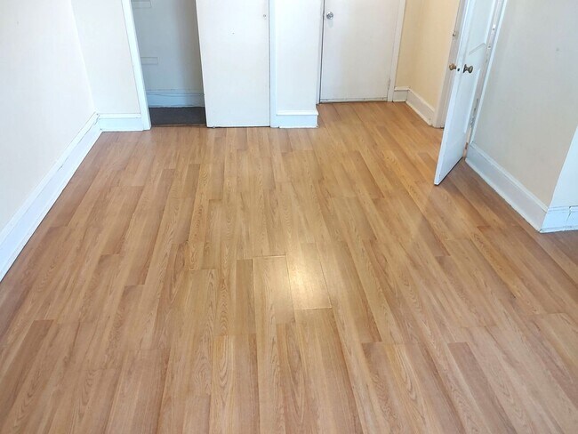 Foto del edificio - 2212 Rhawn St