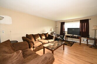 Building Photo - 41 Moore St