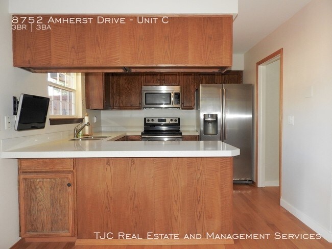 Building Photo - 8752 E Amherst Dr