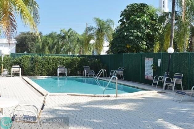 Foto del edificio - 2175 NE 56th St