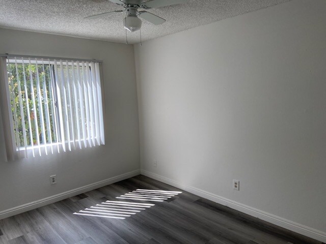 Foto del edificio - 466 N Westmoreland Ave