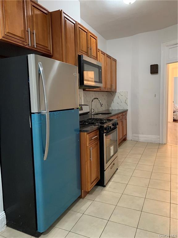 Building Photo - 1937 Clinton Ave