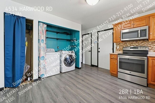 Foto del edificio - 4534 Harwood Rd