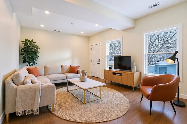 Foto del edificio - 4019 N Tripp Ave