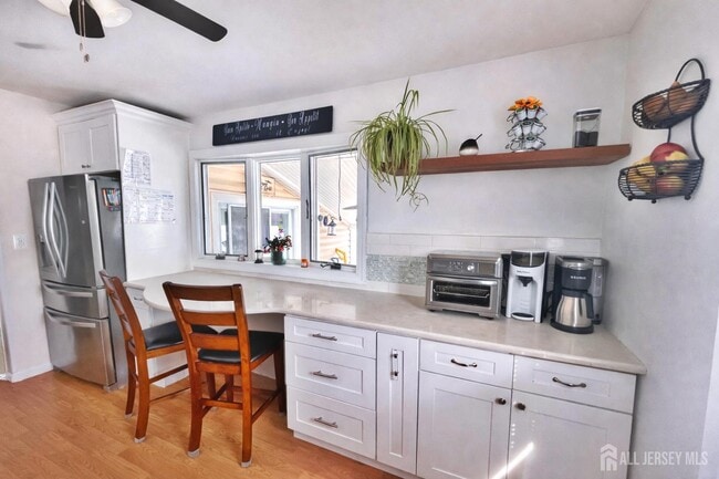 Building Photo - 100 Pinetree Dr