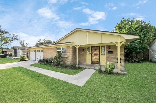 Building Photo - 7623 Barberton Dr