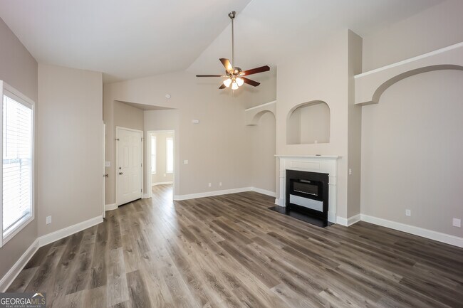 Building Photo - 83 Robinson Ln