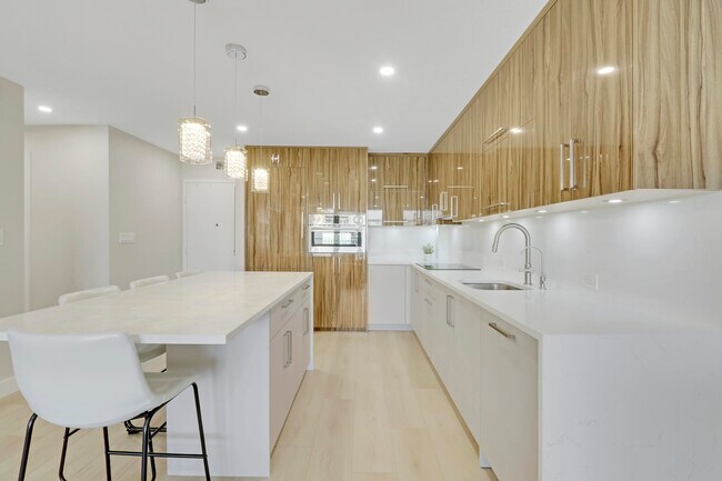 Foto del edificio - 3540 S Ocean Blvd