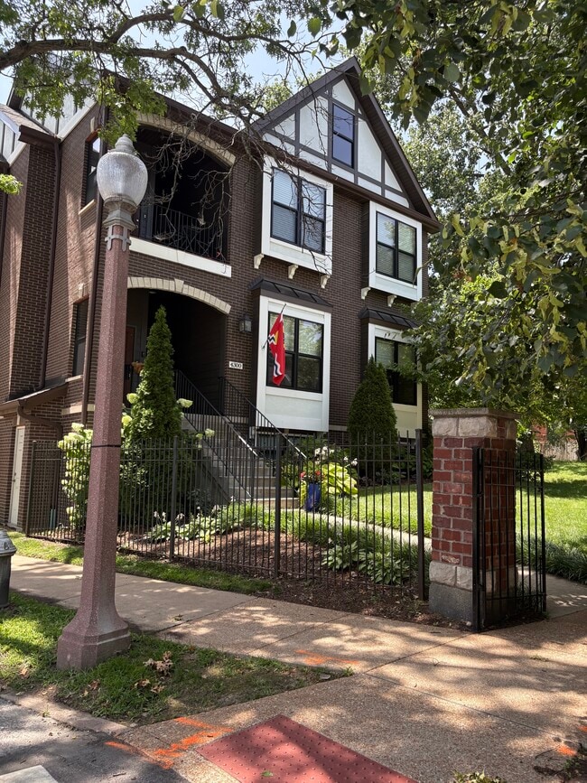 Building Photo - 4300 McPherson Ave
