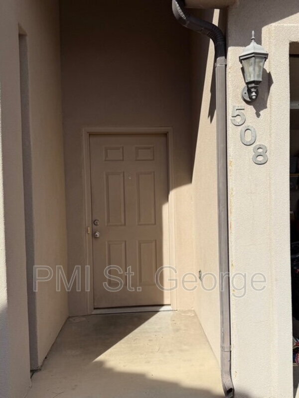 Foto del edificio - 508 N 2480 W