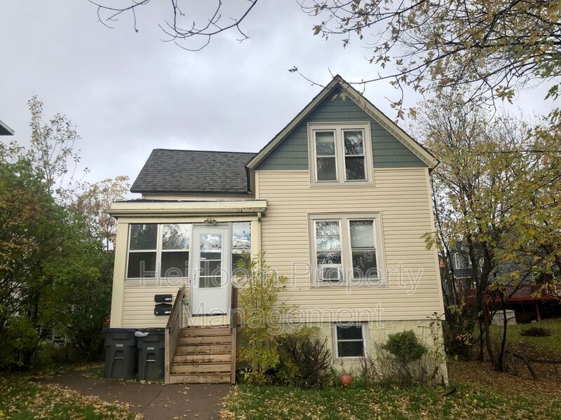 621 E 10th St Unit B, Duluth, MN 55805 Condo for Rent in Duluth, MN