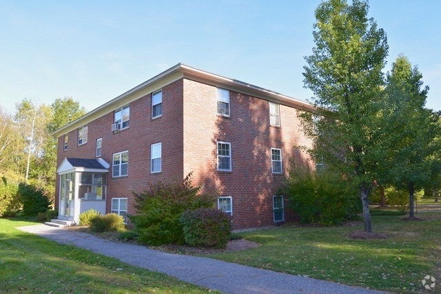 Building Photo - Keewaydin Pines