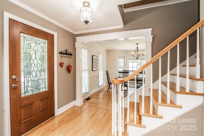 Foto del edificio - 5724 Ivygate Ln