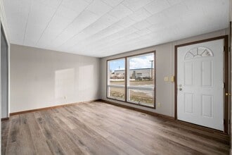 Building Photo - 611 Hepler Dr