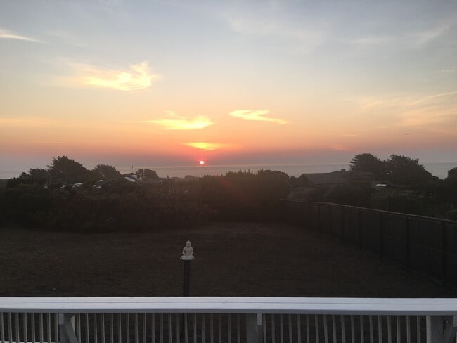 Building Photo - 10880 Palette Dr