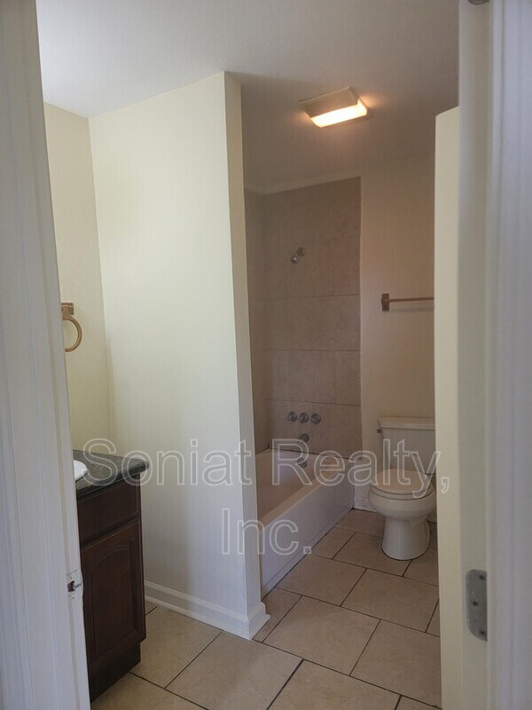 Foto del edificio - 6212 Hayne Blvd