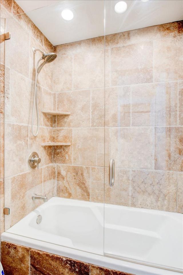 Foto del edificio - 4 bedroom in Sandy CA 84092