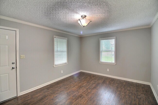 Building Photo - 287 S Rowlett St