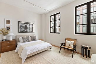 Building Photo - 517 W 29th St