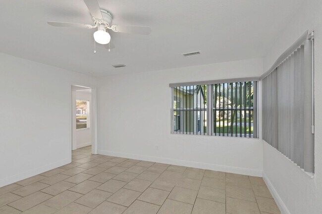 Building Photo - 5148 Tampa Bay Growth Fund 2 LLC