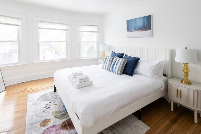 Foto del edificio - 1444 E 108th St