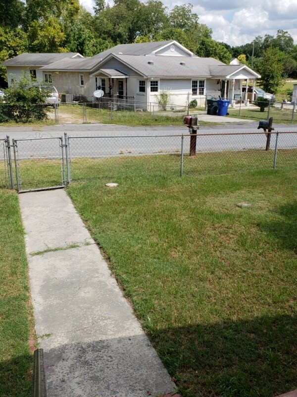 Building Photo - 3602 Rose Dr