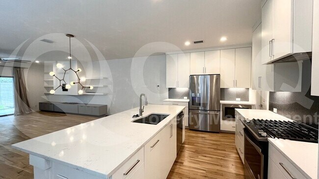 Foto del edificio - 704 S Glasgow Dr